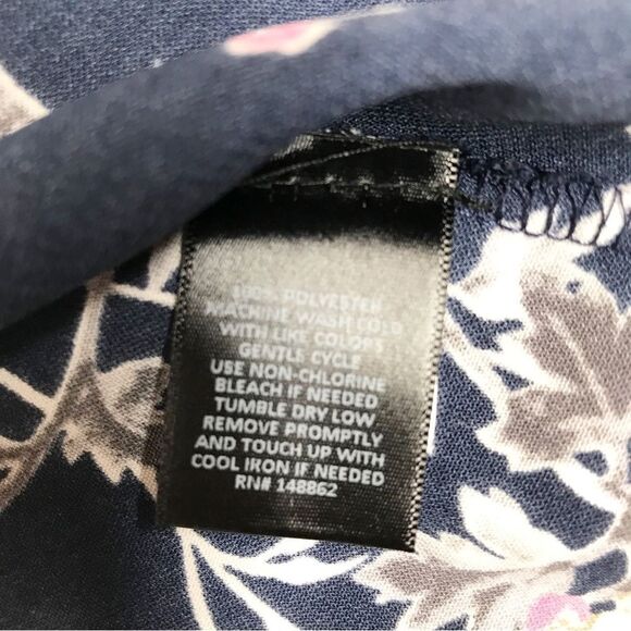 TORRID Navy Blue Floral Cold Shoulder Dress Off The Shoulder‎ Smocked Size 1X - Picture 8 of 9